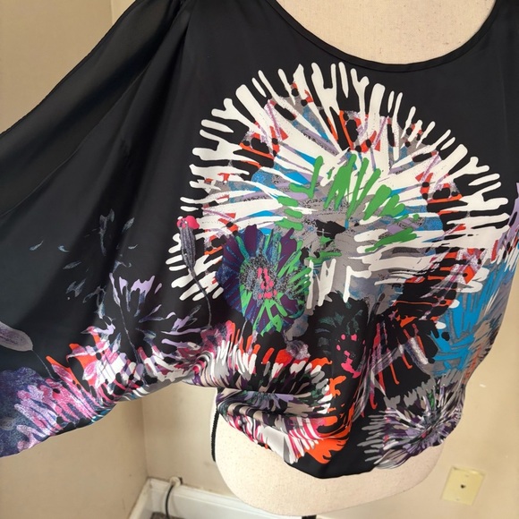 BCBGMaxAzria Vibrant Split Sleeve Blouse - Picture 3 of 9